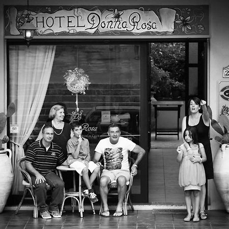 Hotel Donna Rosa Сант-Алессио-Сикуло Экстерьер фото