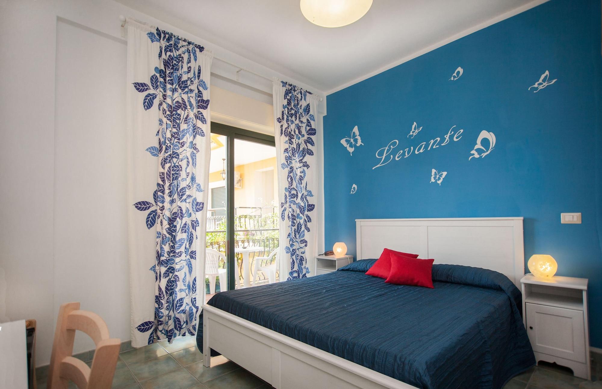 Hotel Donna Rosa Сант-Алессио-Сикуло Экстерьер фото