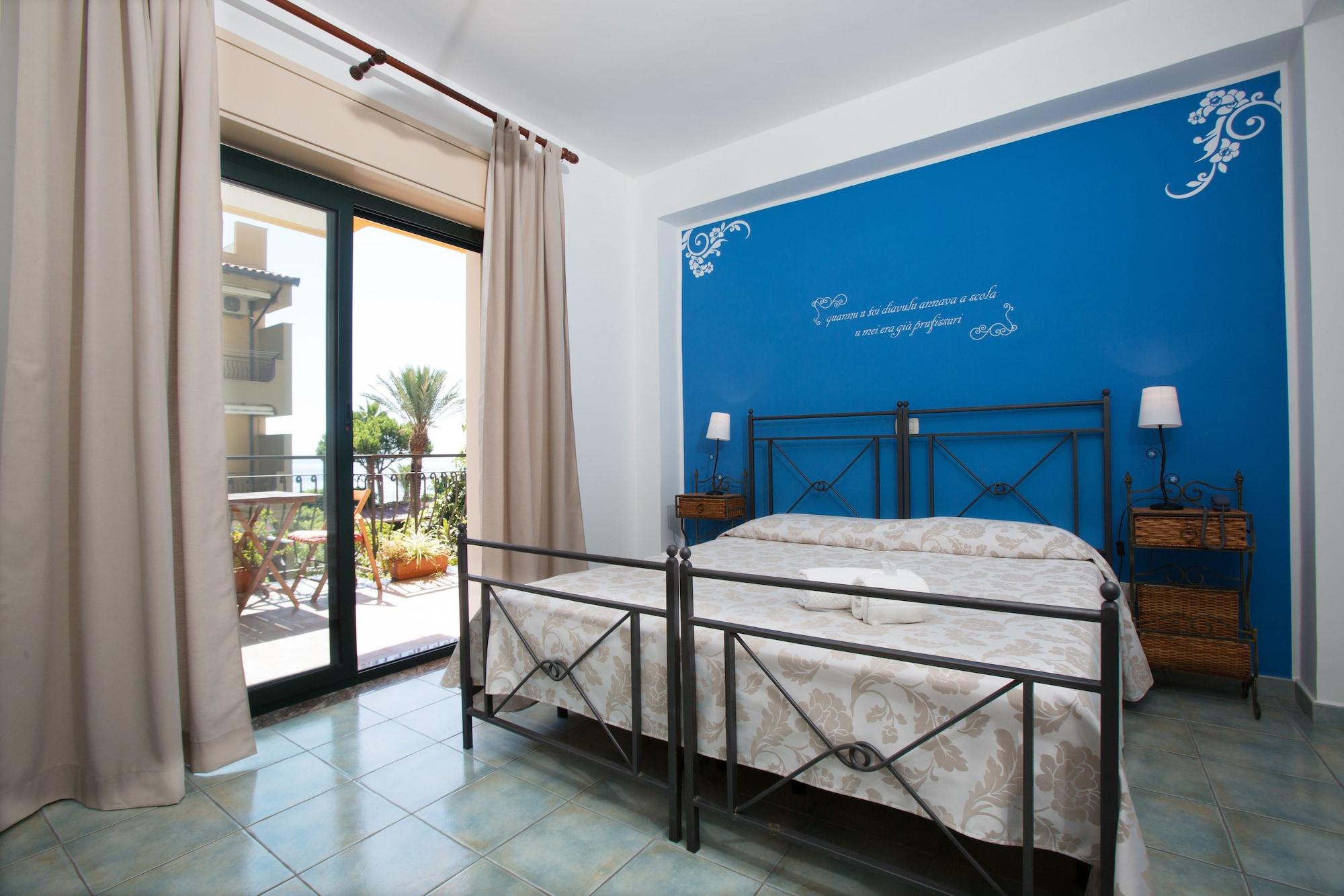 Hotel Donna Rosa Сант-Алессио-Сикуло Экстерьер фото