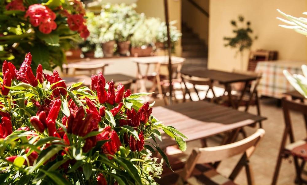 Hotel Donna Rosa Сант-Алессио-Сикуло Экстерьер фото