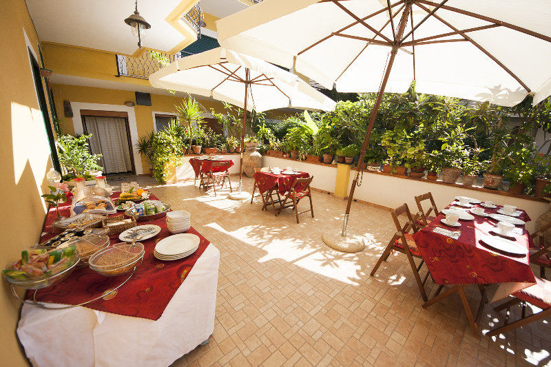 Hotel Donna Rosa Сант-Алессио-Сикуло Экстерьер фото