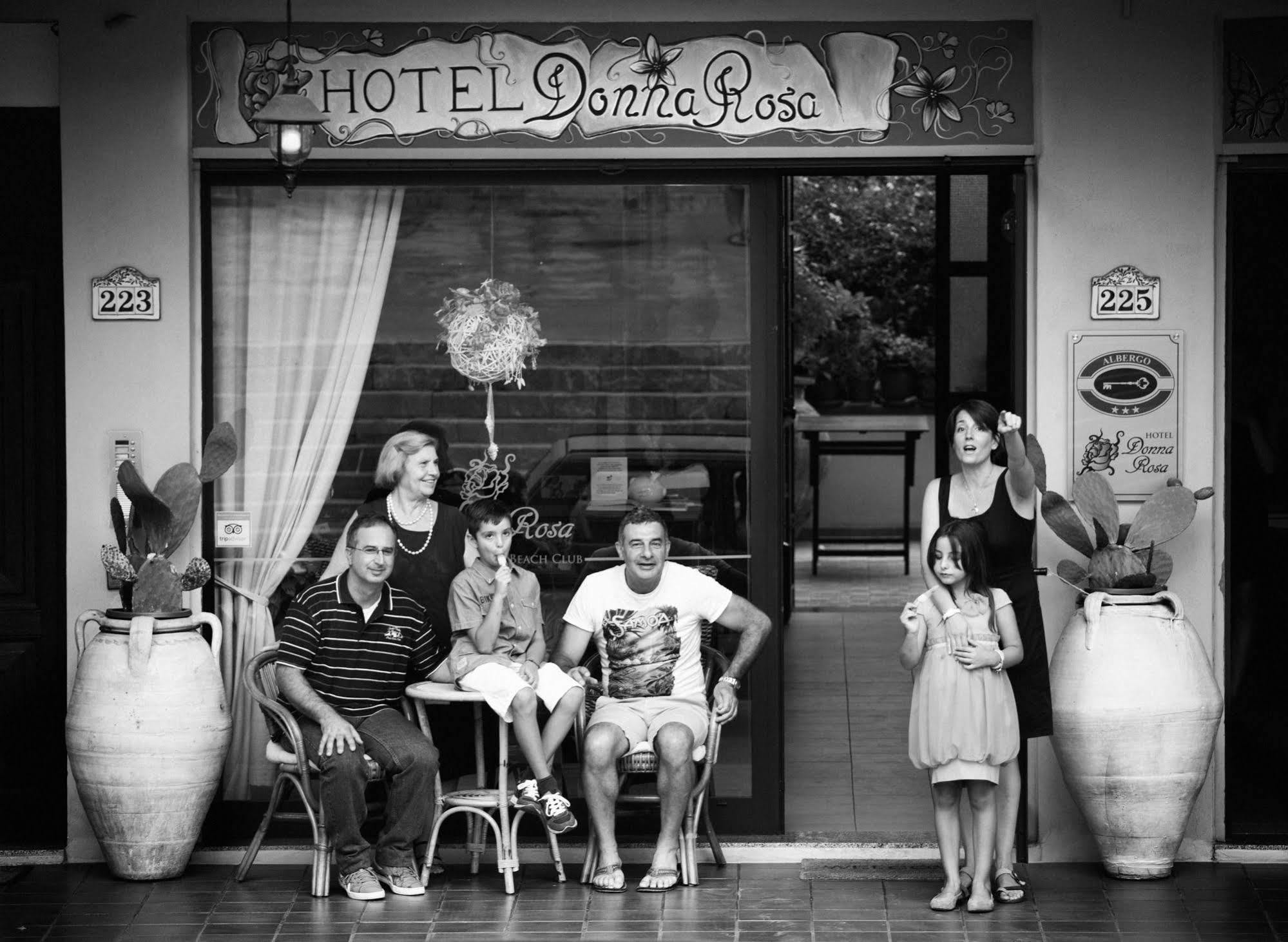 Hotel Donna Rosa Сант-Алессио-Сикуло Экстерьер фото