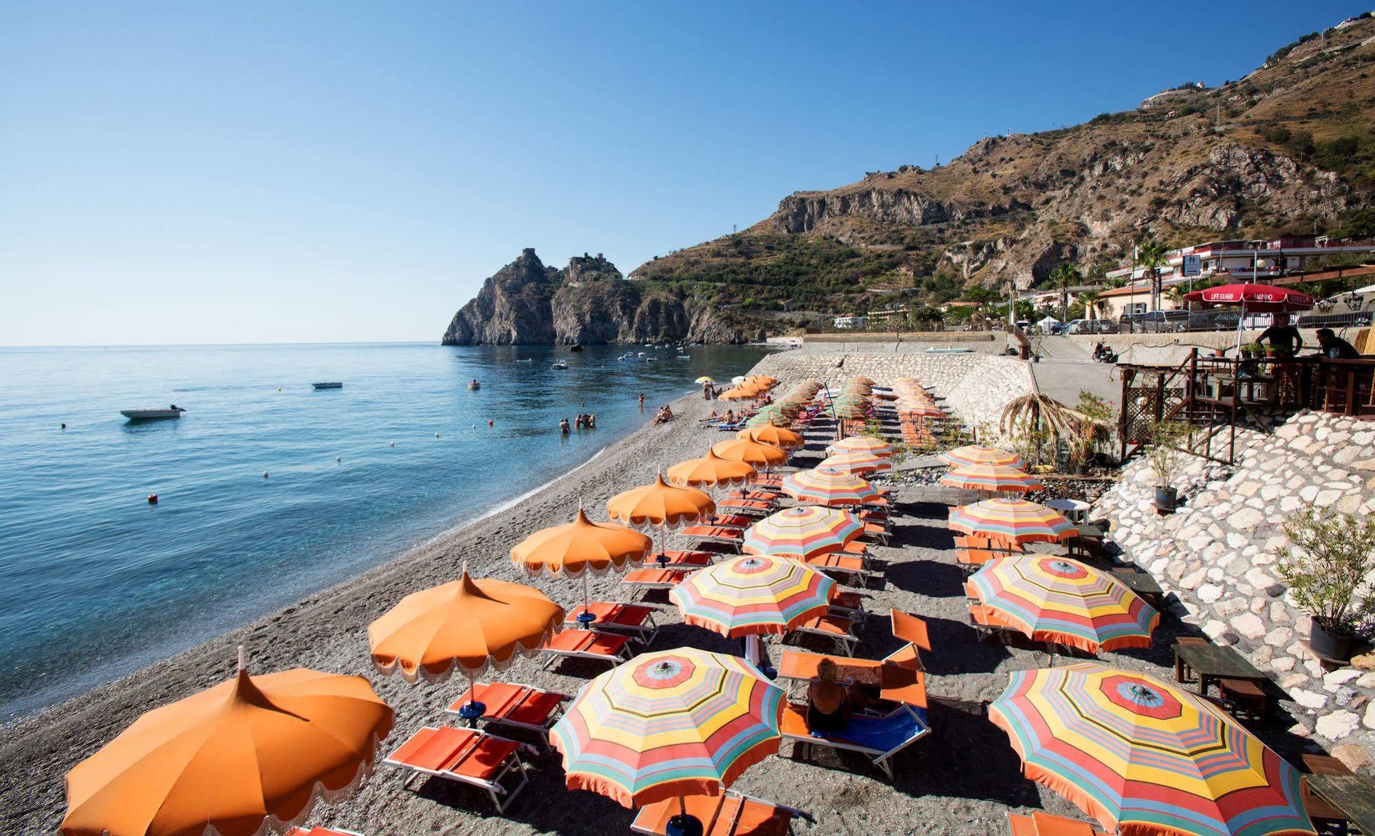 Hotel Donna Rosa Сант-Алессио-Сикуло Экстерьер фото